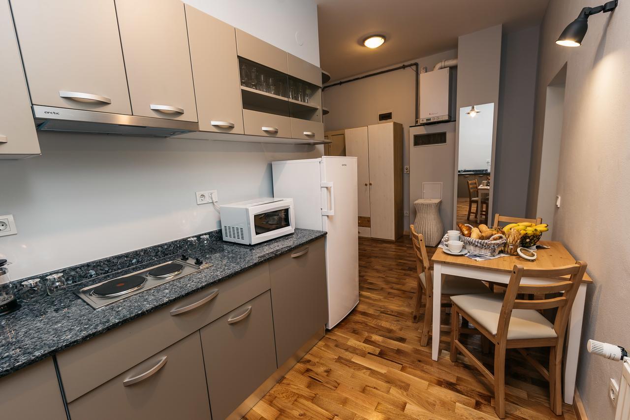 Yellowboot Aparthotel シビウ エクステリア 写真