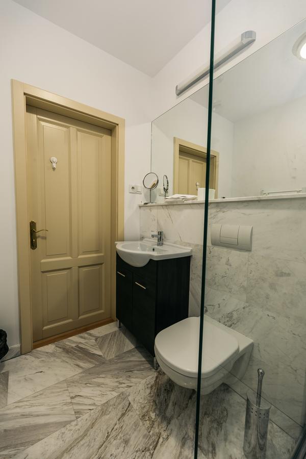 Yellowboot Aparthotel シビウ エクステリア 写真