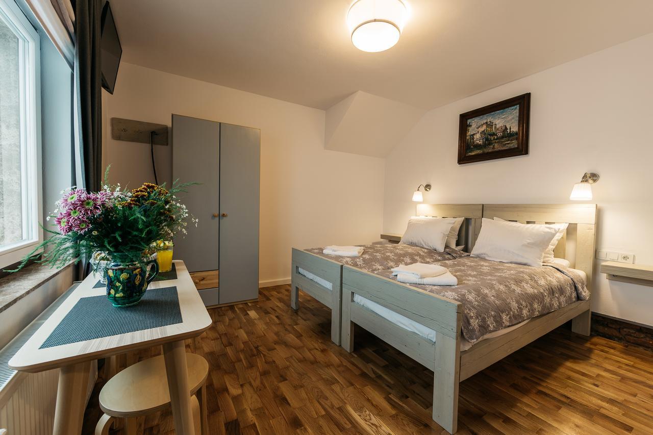 Yellowboot Aparthotel シビウ エクステリア 写真