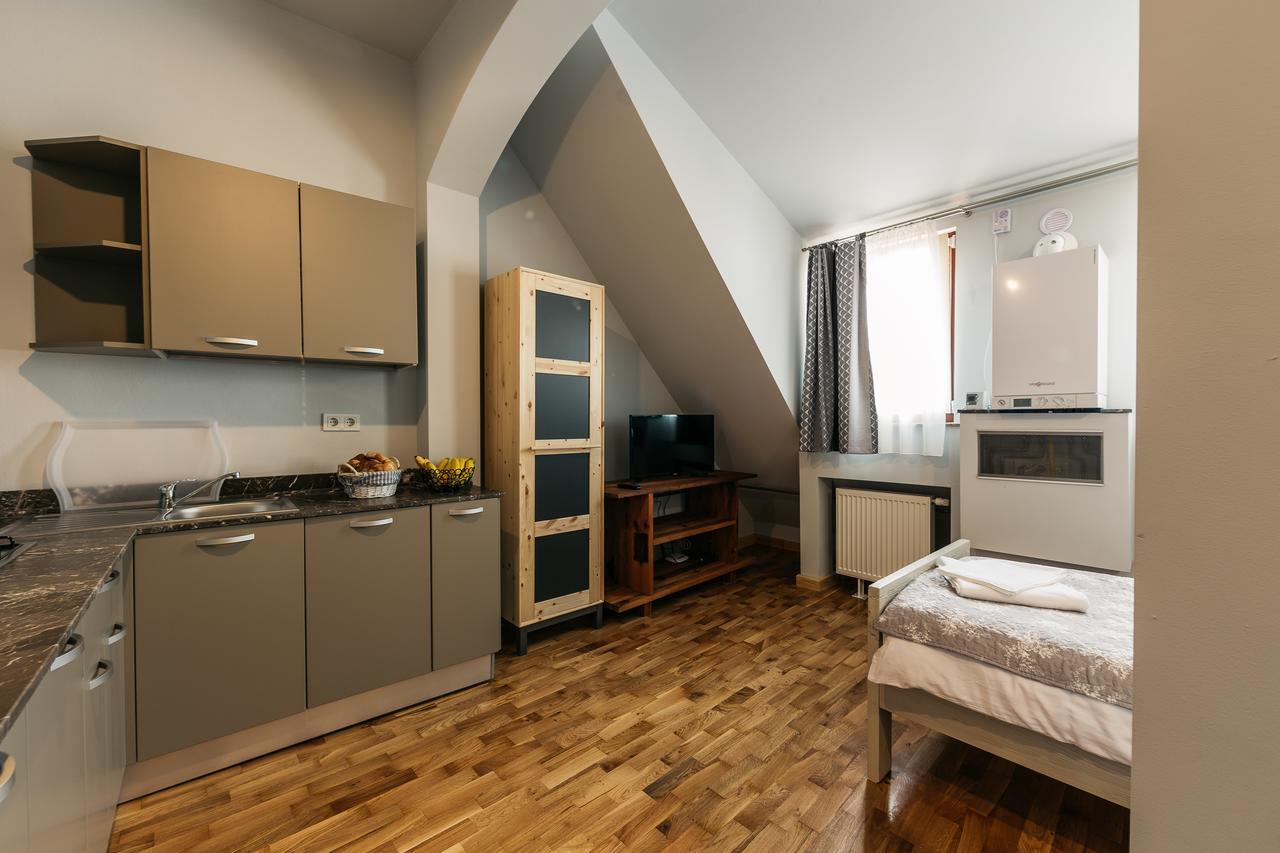 Yellowboot Aparthotel シビウ エクステリア 写真