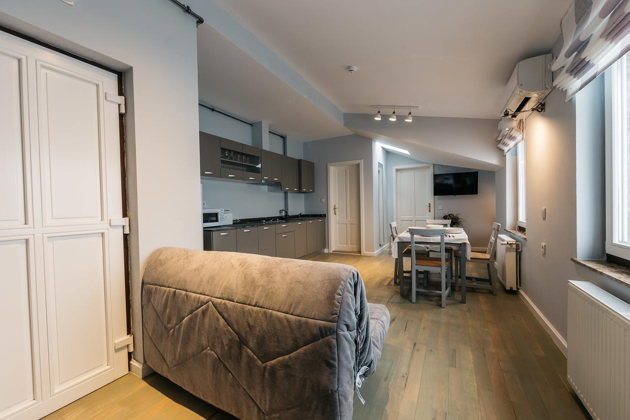 Yellowboot Aparthotel シビウ エクステリア 写真
