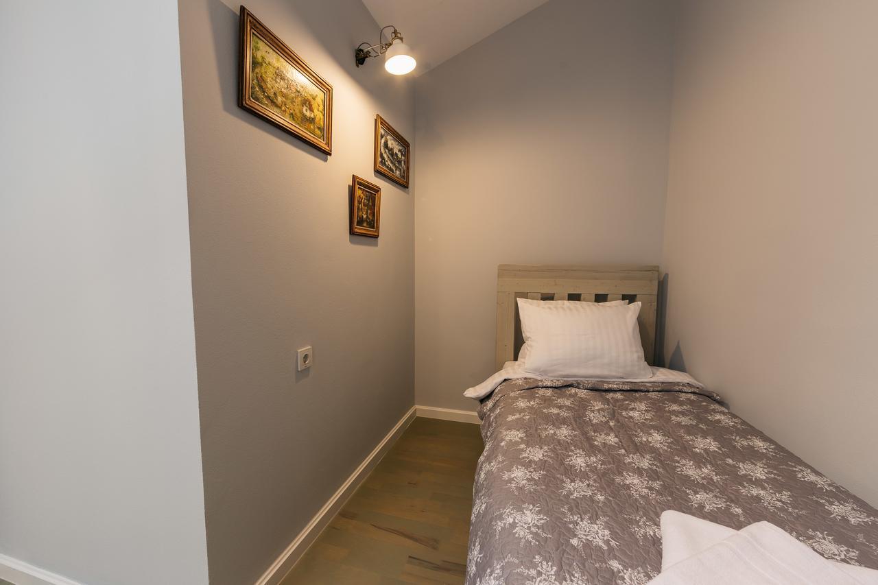 Yellowboot Aparthotel シビウ エクステリア 写真