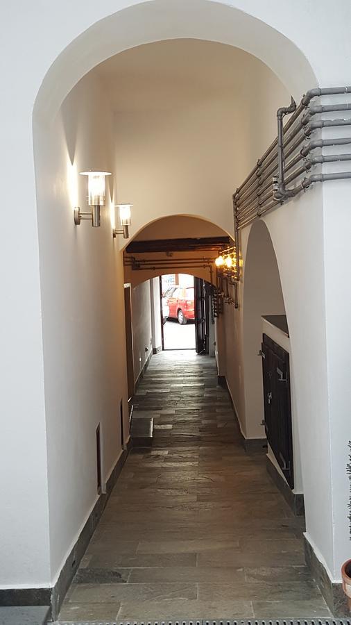Yellowboot Aparthotel シビウ エクステリア 写真